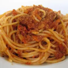 Szybki sos do spaghetti z passaty, który zachwyci każdego miłośnika makaronu