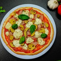 Czy domowa pizza jest zdrowa? Odkryj jej ukryte zalety i wady