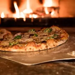 Pizza neapolitańska czym się różni od innych rodzajów pizzy?