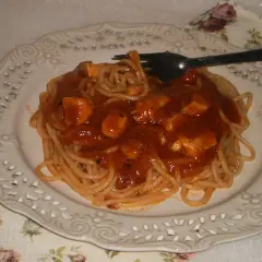 Pyszne spaghetti z filetem z kurczaka - proste przepisy na obiad