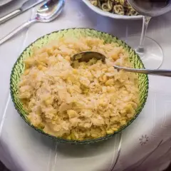 Jakie przyprawy do kapusty z grochem, aby wydobyć pełnię smaku?