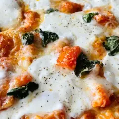 Czy mozzarella w zalewie nadaje się do pizzy? Oto prawda o jej użyciu