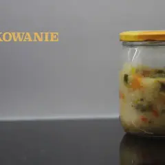 Jak wekować zupy: proste sposoby na długotrwałe przechowywanie