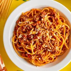 Pyszny sos do spaghetti przepis, który zachwyci Twoich gości