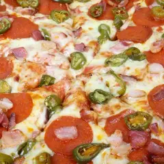 Ile waży pizza 32 cm? Zaskakujące różnice w wadze i składzie