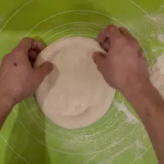 Jak uformować pizzę - proste techniki, które ułatwią ci pracę