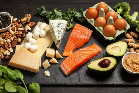 Jakie przekąski na keto? Smaczne pomysły, które ułatwią dietę