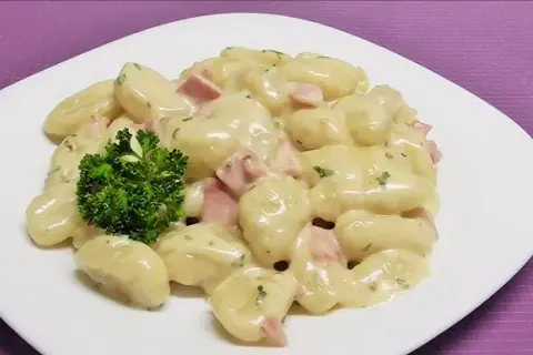 Gnocchi z jakim sosem – najlepsze połączenia smakowe, które zaskoczą
