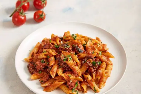 Penne ragu: prosty przepis na pyszne danie, które pokochasz