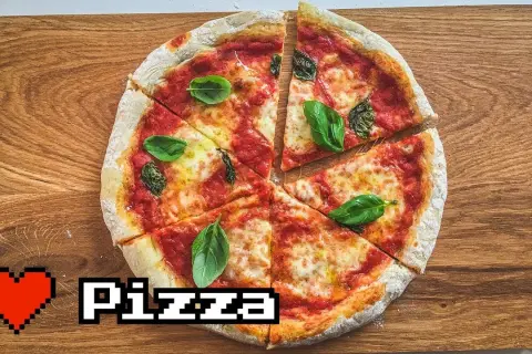 Jak zrobić ciasto na pizzę, które zawsze wychodzi idealne i puszyste