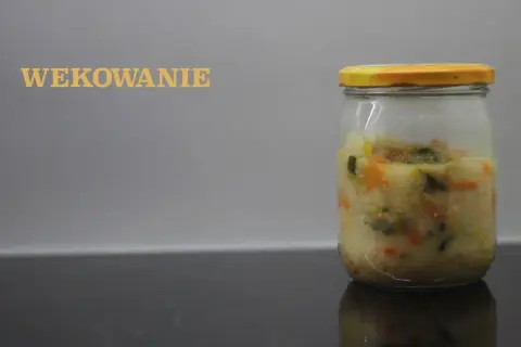 Jak wekować zupy: proste sposoby na długotrwałe przechowywanie