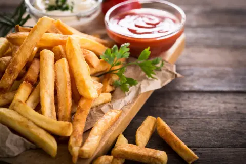 Jakie odmiany ziemniaków na frytki zapewnią idealną chrupkość?
