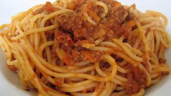 Szybki sos do spaghetti z passaty, który zachwyci każdego miłośnika makaronu
