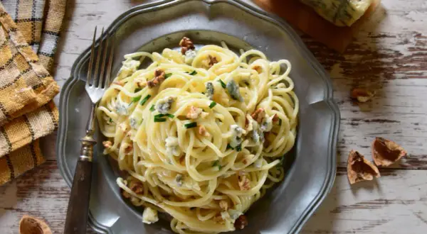 Pyszne spaghetti gorgonzola - łatwy przepis na wyjątkowy smak