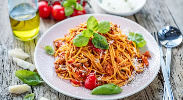 Jak przygotować idealny makaron spaghetti bolognese w prosty sposób