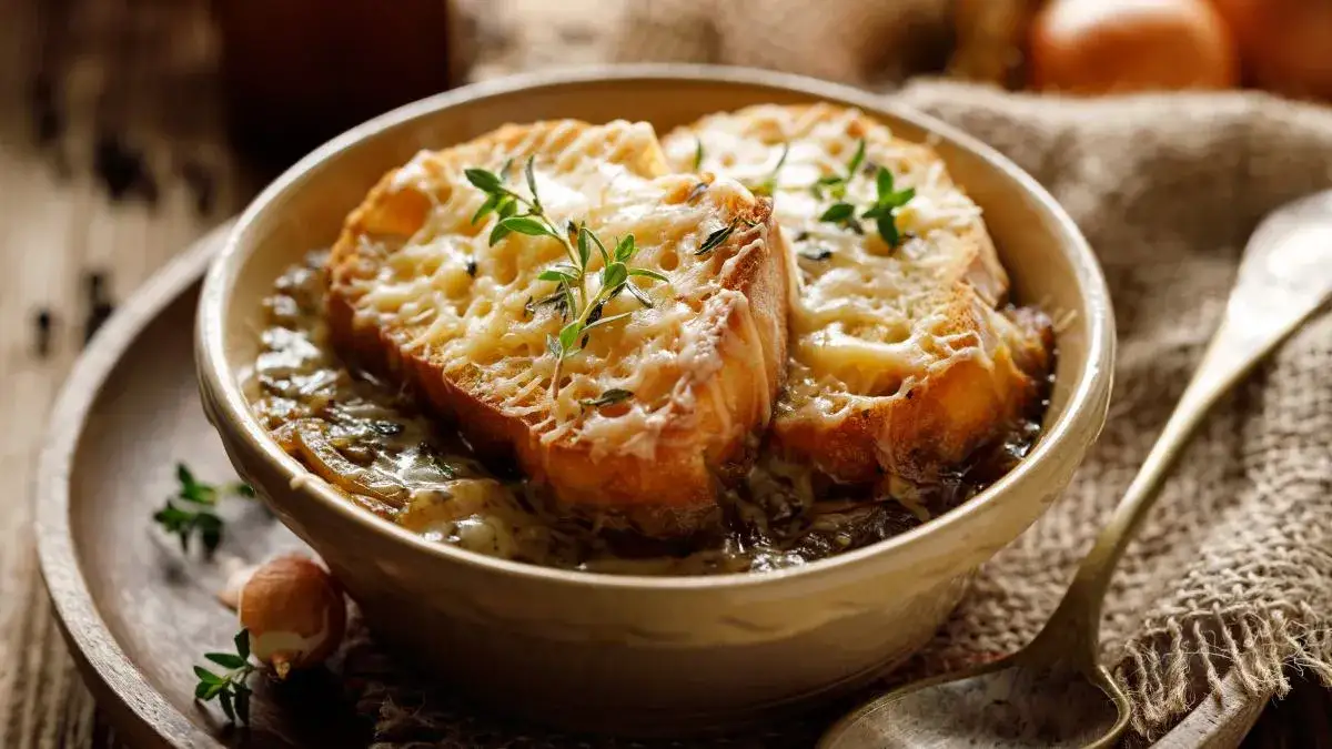 ser gruyere emmentaler grzanki zupa cebulowa