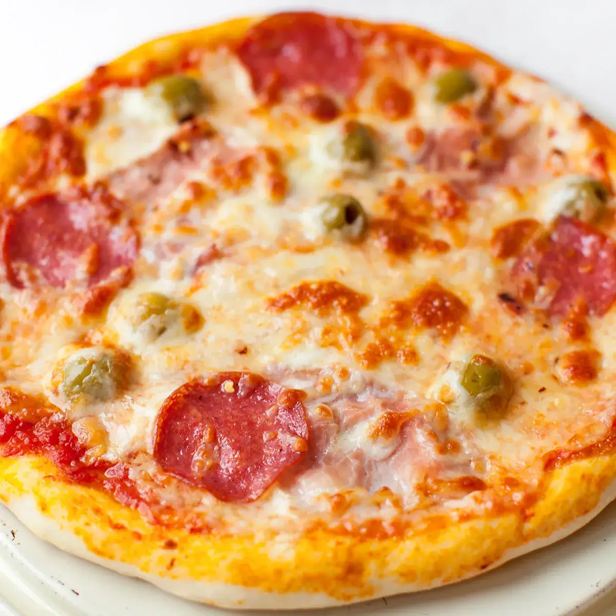 Zdjęcie Jak zrobić ciasto na pizzę, które zawsze wychodzi idealne i puszyste