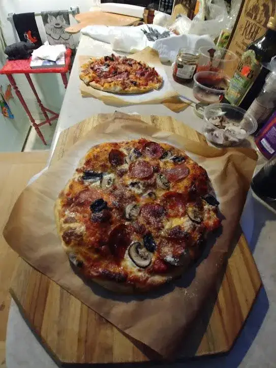 Zdjęcie Czy pizzę piec na papierze do pieczenia? Oto korzyści i wskazówki