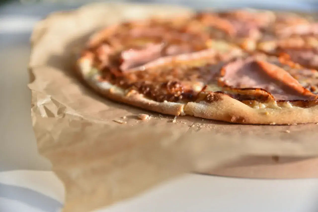 Zdjęcie Ile waży pizza 32 cm? Zaskakujące różnice w wadze i składzie