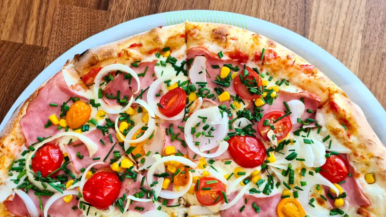 Zdjęcie Ile osób zje pizzę 30 cm? Sprawdź, czy wystarczy dla Ciebie