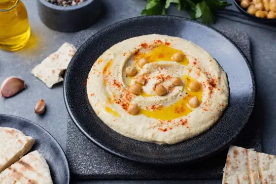 Hummus - co to jest, skąd pochodzi i jak wybrać dobry?