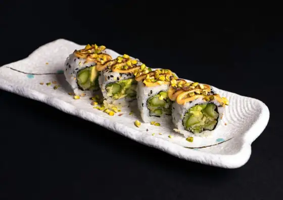 Rolka kalifornijska - jak zrobić sushi bez surowej ryby