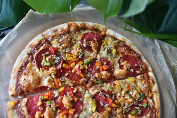 Co z ciasta na pizzę? Pomysły na pyszne dania i przekąski