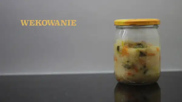 Jak wekować zupy: proste sposoby na długotrwałe przechowywanie